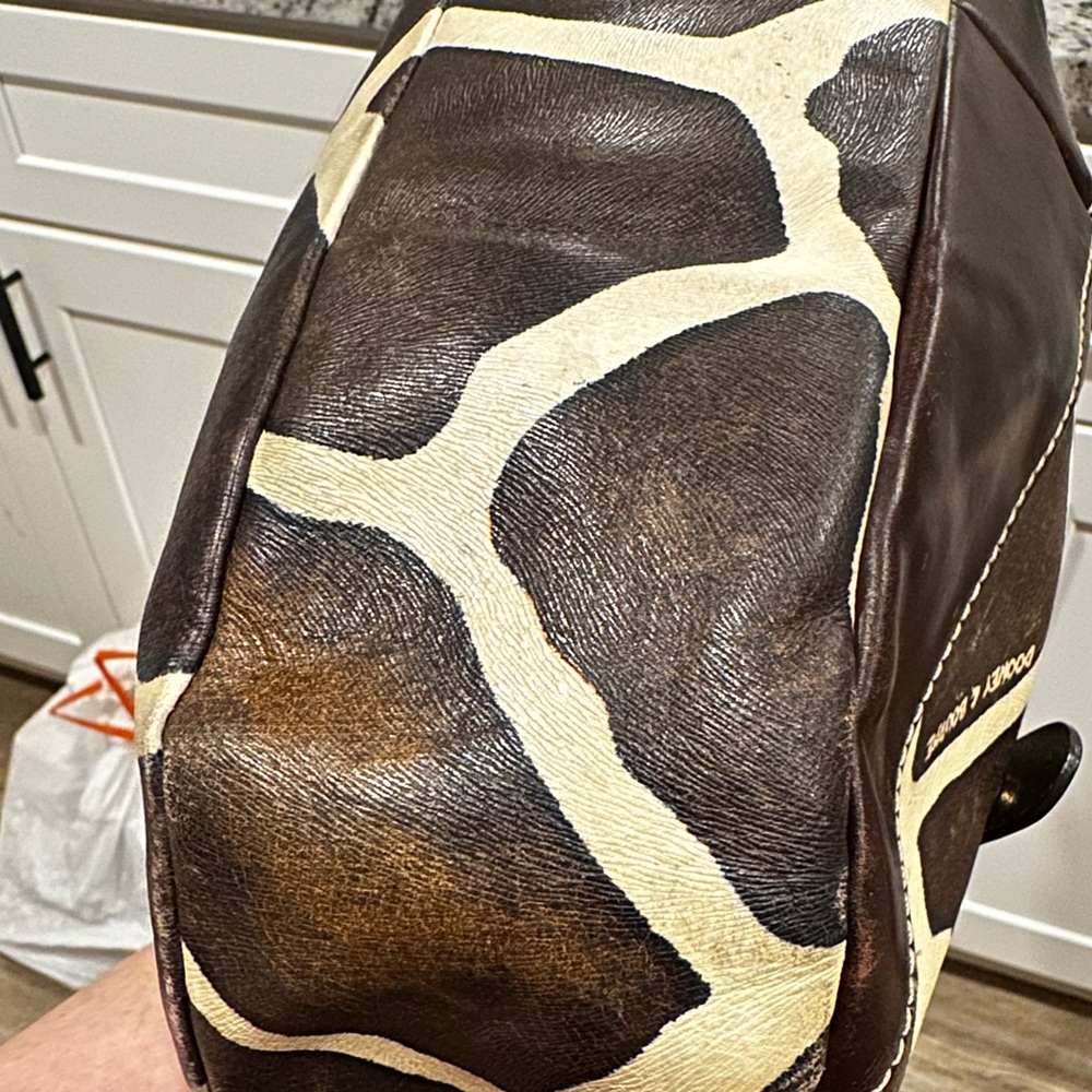 Dooney & Bourke Giraffe Print Shoulder Bag EUC no callouts - Picture 11 of 16